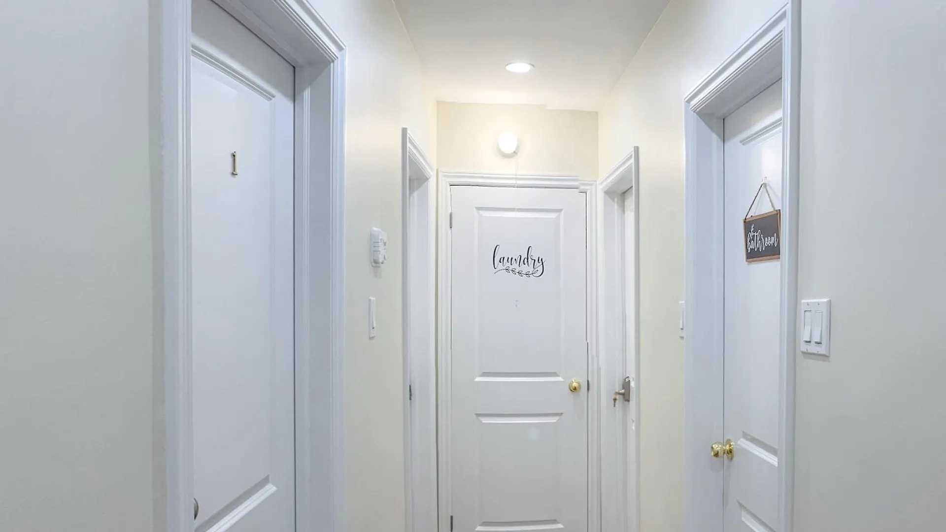 Newly-Renovated 3Br House, 12 Minutes To Airport Apartment Toronto