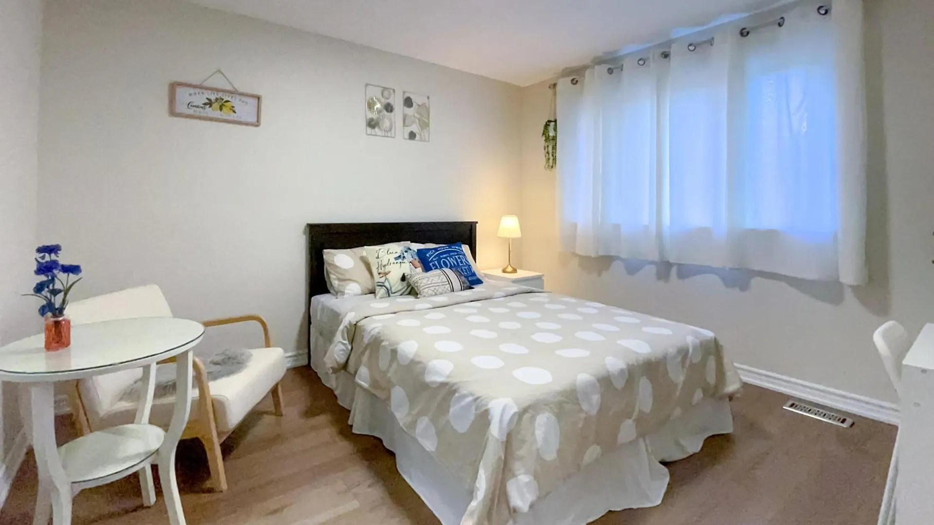 Newly-Renovated 3Br House, 12 Minutes To Airport Apartment Toronto Canada