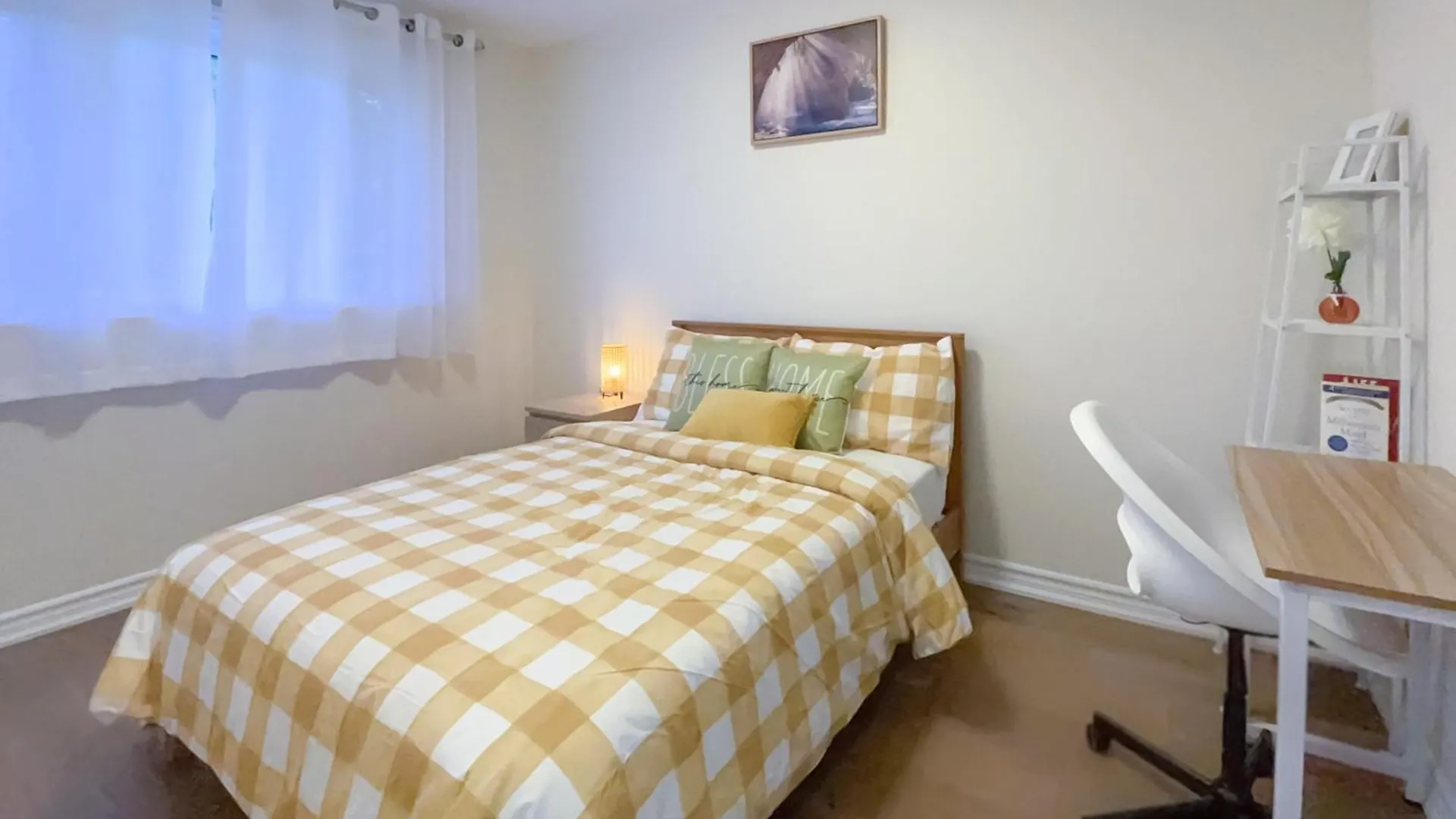 Newly-Renovated 3Br House, 12 Minutes To Airport Apartment Toronto