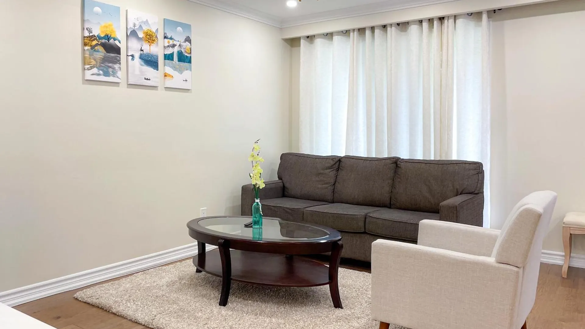 Newly-Renovated 3Br House, 12 Minutes To Airport Apartment Toronto