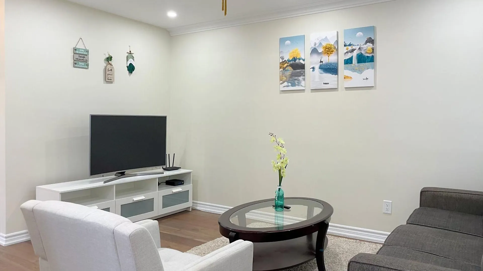 Newly-Renovated 3Br House, 12 Minutes To Airport Apartment Toronto