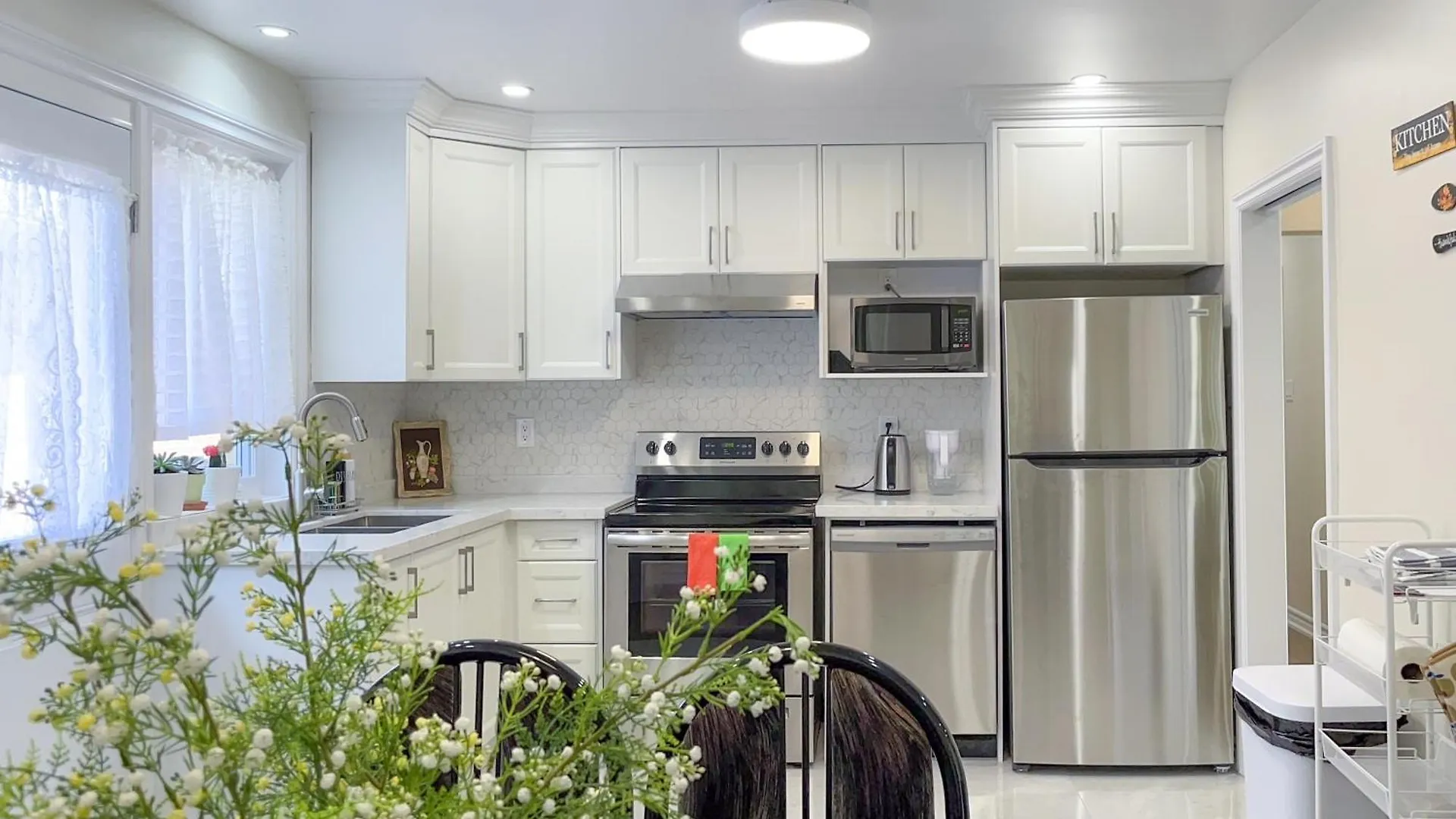 Newly-Renovated 3Br House, 12 Minutes To Airport Apartment Toronto
