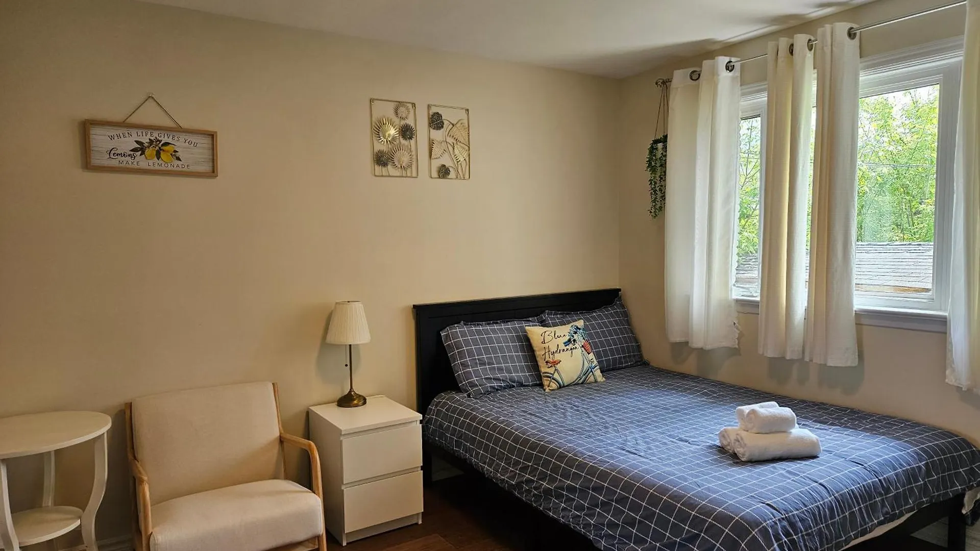 Newly-Renovated 3Br House, 12 Minutes To Airport Apartment Toronto