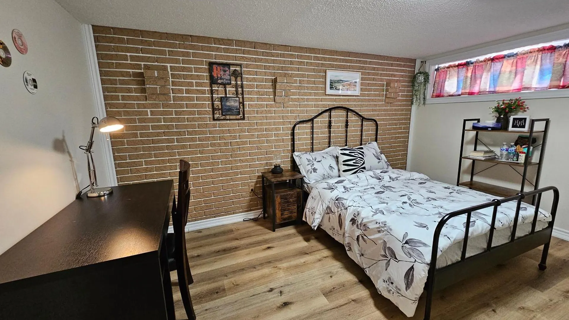 Newly-Renovated 3Br House, 12 Minutes To Airport Apartment Toronto